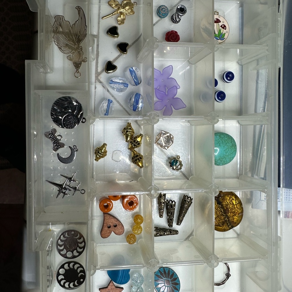 Jewely Making Beads with container. Contains focal beads too